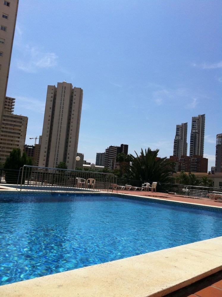 Luxmar Apartaments Benidorm Bagian luar foto